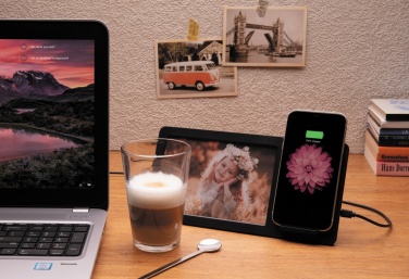 Logotrade corporate gifts photo of: 5W Wireless charger and photo frame