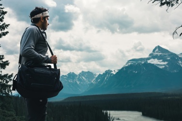 Logo trade ärikingituse pilt: Swiss Peak AWARE™ RPET Voyager nädalavahetusekott
