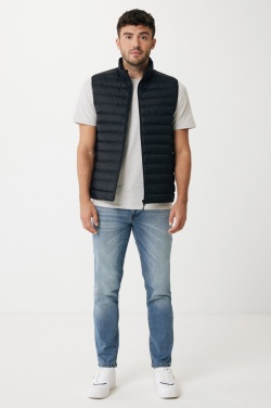 Logotrade ärikingi foto: Iqoniq Meru meeste taaskasutatud polüestrist vest