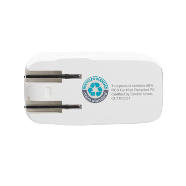 Logo trade reklaamkingituse pilt: TravelCharge Pro RCS plastikust reisilaadija USB C-ga