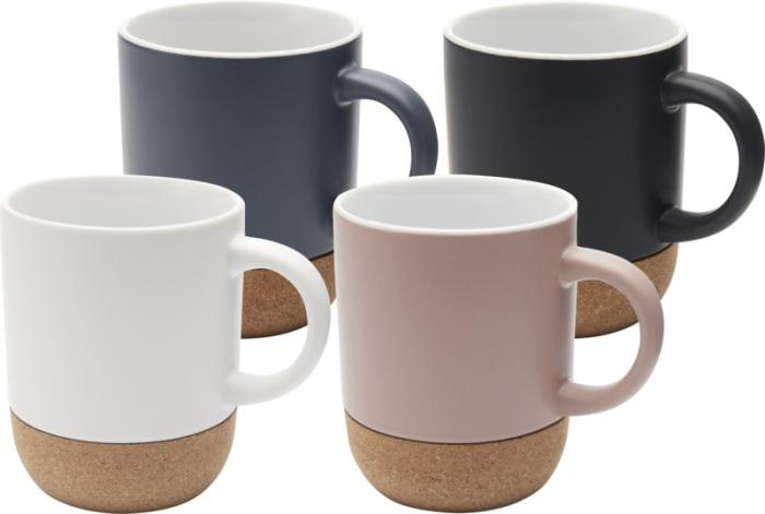 Logotrade ärikingitused pilt: Billie 300 ml keraamiline kruus korkdetailide ja mati viimistlusega