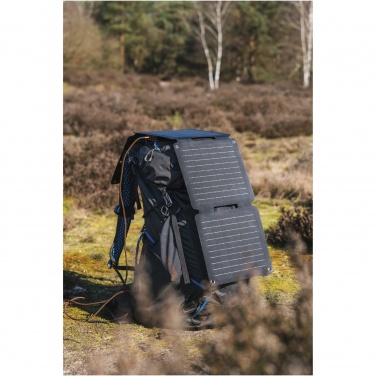 Logotrade mainoslahja ja liikelahja kuva: Xtorm XR2S28 SolarBooster 28 W:n taitettava aurinkopaneeli