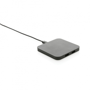 Logotrade mainoslahja tuotekuva: RCS 10W langaton laturi USB porteilla kierrätetystä muovista