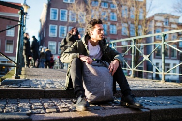 Logotrade mainoslahjat ja liikelahjat tuotekuva: Urban varkaudenesto- ja viiltosuojattu reppu