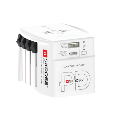 Logotrade mainoslahjat ja liikelahjat tuotekuva: SKROSS World Travel adapteri MUV 65W PD USB C -kaapelilla