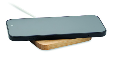 Логотрейд pекламные продукты картинка: 15W wireless charger in bamboo