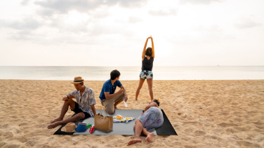 Logotrade profilprodukter bild: Lättviktig stor strandmatta