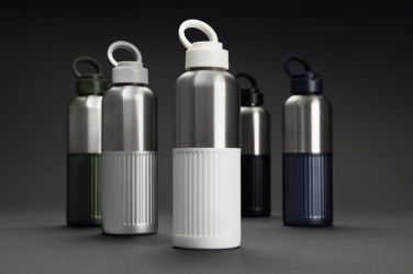 Logotrade reklamprodukter bild: Ripple RCS R-stål Vattenflaska 750 ml, läckagesäker, handtag